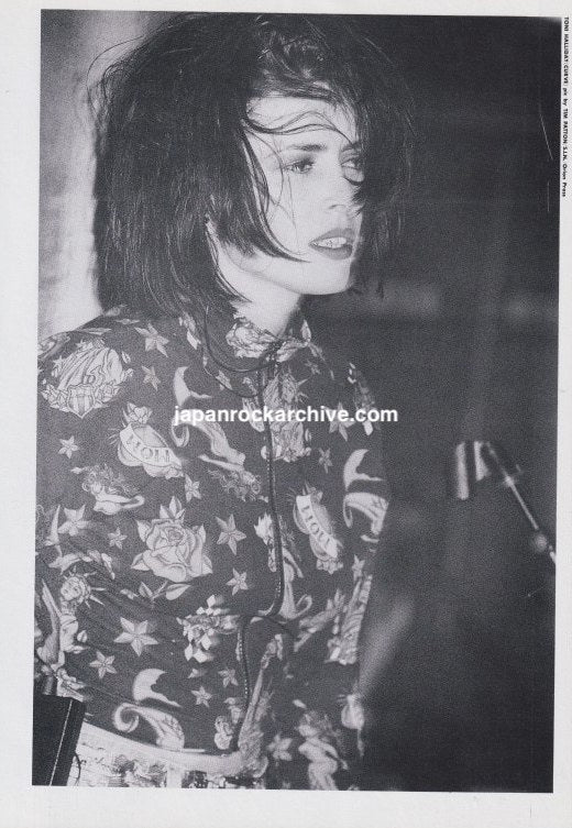 Curve 1992/05 Japanese music press cutting clipping - photo pinup - toni halliday